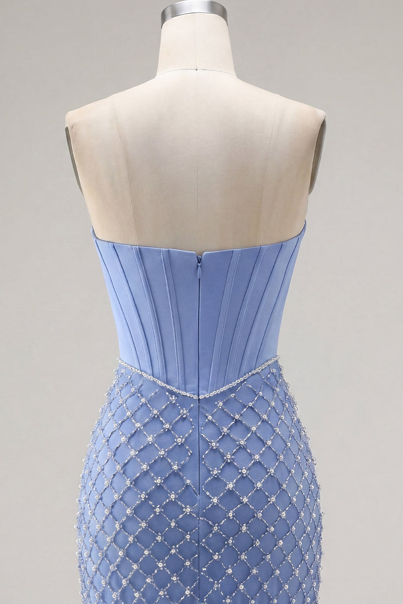 Laden Sie das Bild in den Galerie-Viewer, Satin-trägerloses blaues Korsett-Bodycon-Homecoming-Kleid mit Perlenmuster und Schlitz