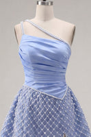 Laden Sie das Bild in den Galerie-Viewer, Blaues, einschulteriges Satin-A-Linien-Perlen-Homecoming-Kleid mit Schlitz
