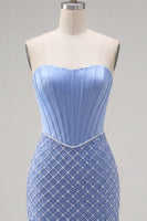 Laden Sie das Bild in den Galerie-Viewer, Blaues, strapless Satin-Bodycon-Korsett, das mit Perlen besticktes Homecoming-Kleid