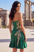 Laden Sie das Bild in den Galerie-Viewer, Dunkelgrünes Satin-Bodycon-Sweetheart mit gerafften Pailletten Homecoming-Kleid mit Schärpe