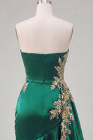 Laden Sie das Bild in den Galerie-Viewer, Dunkelgrünes Satin-Bodycon-Sweetheart mit gerafften Pailletten Homecoming-Kleid mit Schärpe