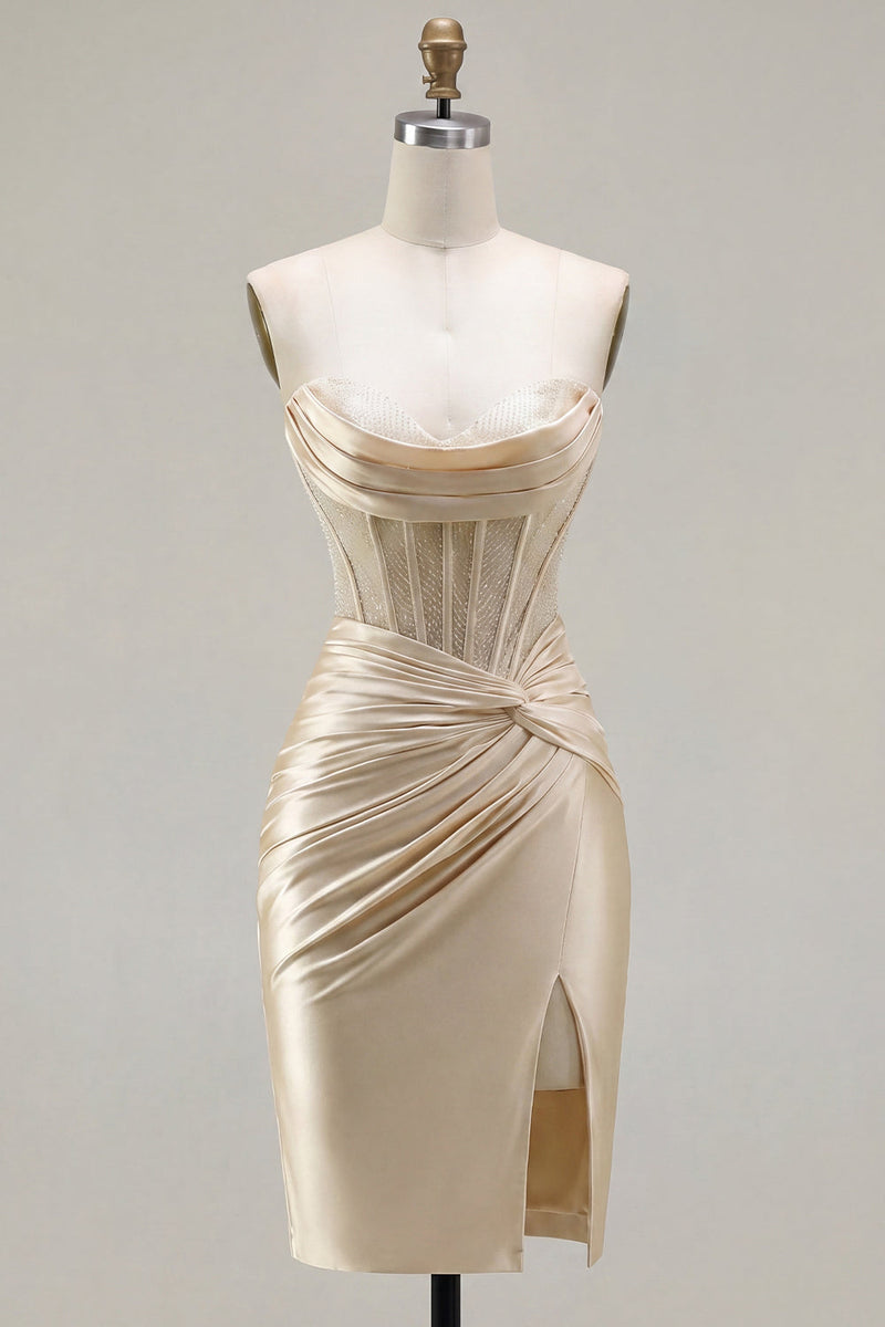 Laden Sie das Bild in den Galerie-Viewer, Champagner-Sweetheart-Satin-Perlenkorsett Homecoming-Kleid mit Schlitz
