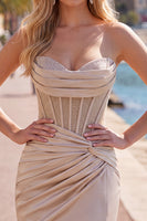 Laden Sie das Bild in den Galerie-Viewer, Champagner Sweetheart Satin Strass Korsett Cocktailkleid mit Schlitz