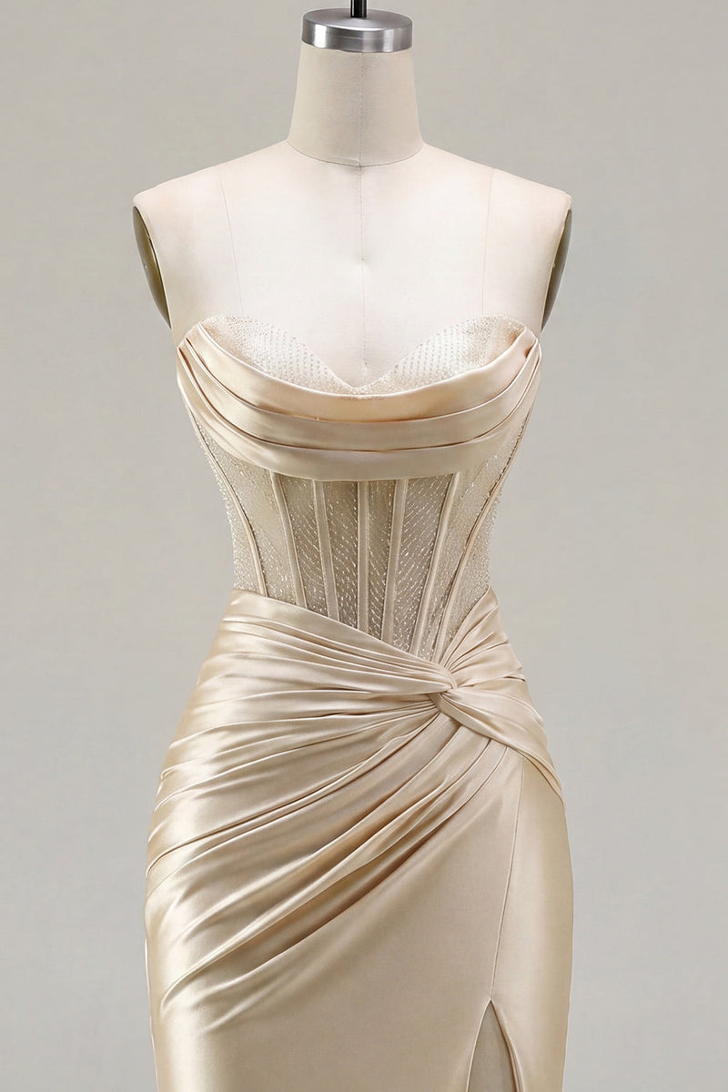Laden Sie das Bild in den Galerie-Viewer, Champagner-Sweetheart-Satin-Perlenkorsett Homecoming-Kleid mit Schlitz