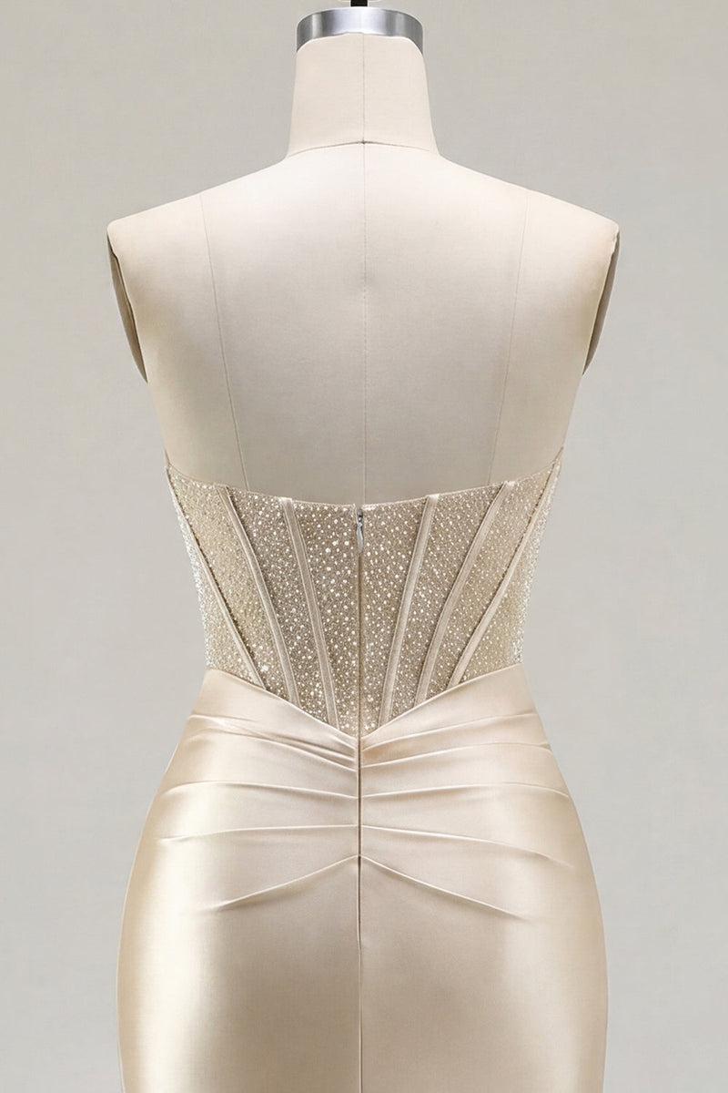 Laden Sie das Bild in den Galerie-Viewer, Champagner-Sweetheart-Satin-Perlenkorsett Homecoming-Kleid mit Schlitz