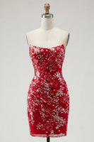 Laden Sie das Bild in den Galerie-Viewer, Glitzerndes rotes, enges kurzes, mit Perlen, gerafftes, blumiges, trägerloses Homecoming-Kleid