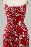 Laden Sie das Bild in den Galerie-Viewer, Glitzerndes Rotes Enges Strass Gerafftes Blumiges Trägerloses Kurzes Abendkleid