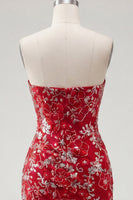 Laden Sie das Bild in den Galerie-Viewer, Glitzerndes rotes, enges kurzes, mit Perlen, gerafftes, blumiges, trägerloses Homecoming-Kleid