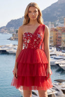 Laden Sie das Bild in den Galerie-Viewer, Blumiges rotes Einschulter-A-Linie kurzes Homecoming-Kleid mit Rüschen