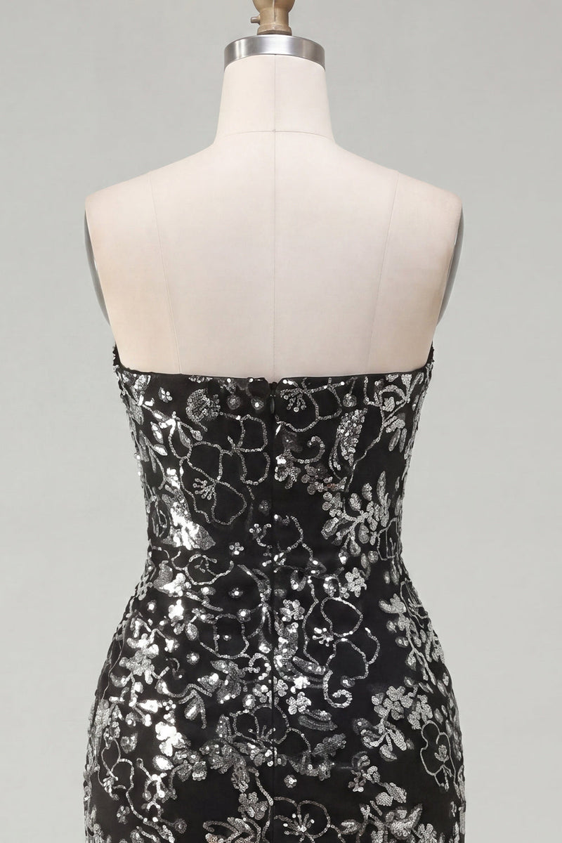 Laden Sie das Bild in den Galerie-Viewer, Glitzerndes schwarzes, gerafftes, blumiges, enges kurzes, trägerloses Homecoming-Kleid mit Pailletten