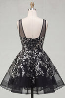 Laden Sie das Bild in den Galerie-Viewer, Blumeniges, glitzerndes schwarzes Pailletten-A-Linien-Kurzes Homecoming-Kleid