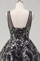 Laden Sie das Bild in den Galerie-Viewer, Blumeniges, glitzerndes schwarzes Pailletten-A-Linien-Kurzes Homecoming-Kleid