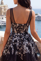 Laden Sie das Bild in den Galerie-Viewer, Blumeniges, glitzerndes schwarzes Pailletten-A-Linien-Kurzes Homecoming-Kleid