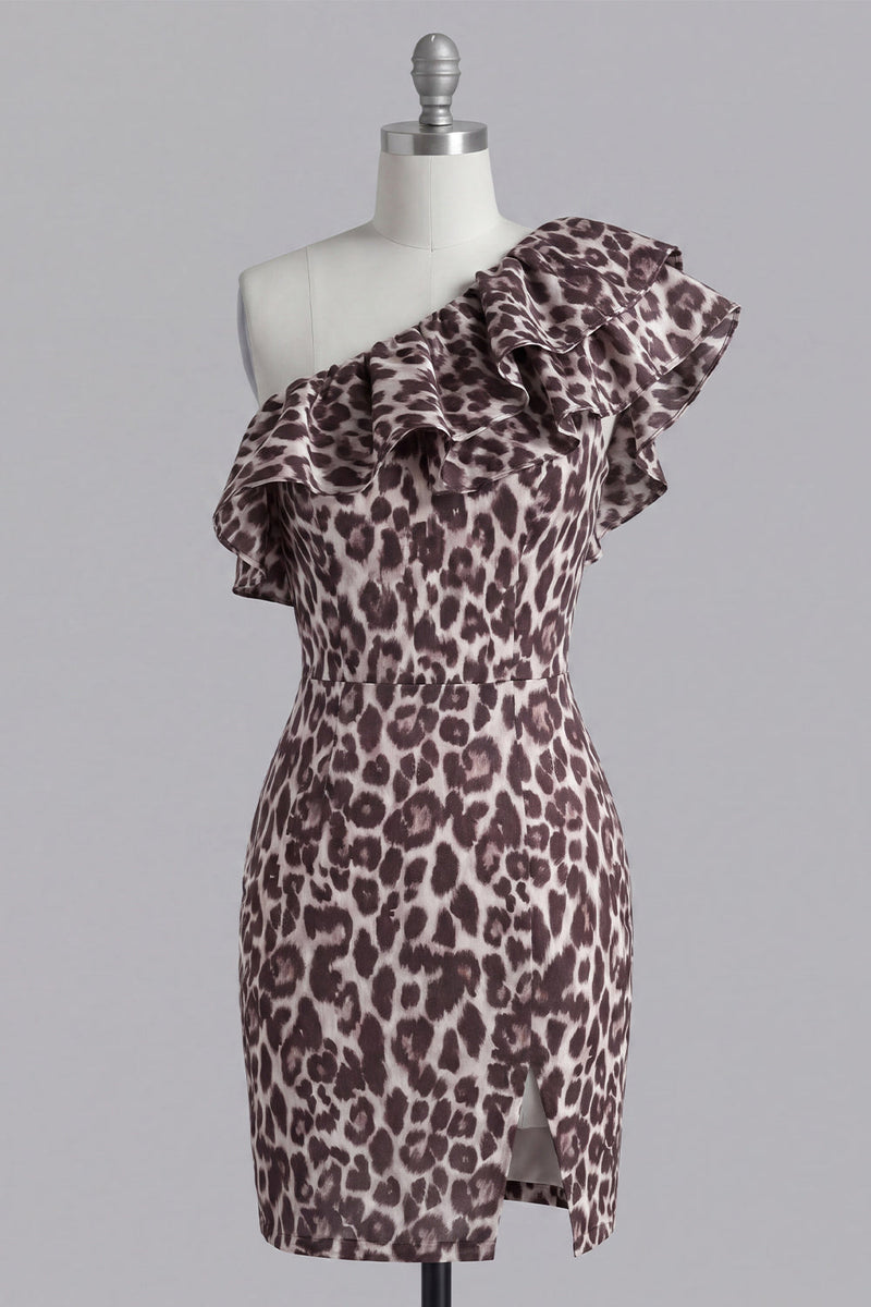 Laden Sie das Bild in den Galerie-Viewer, Kaffee Einschulterrüschen Leopardenmuster enges, kurzes Homecoming-Kleid mit Schlitz