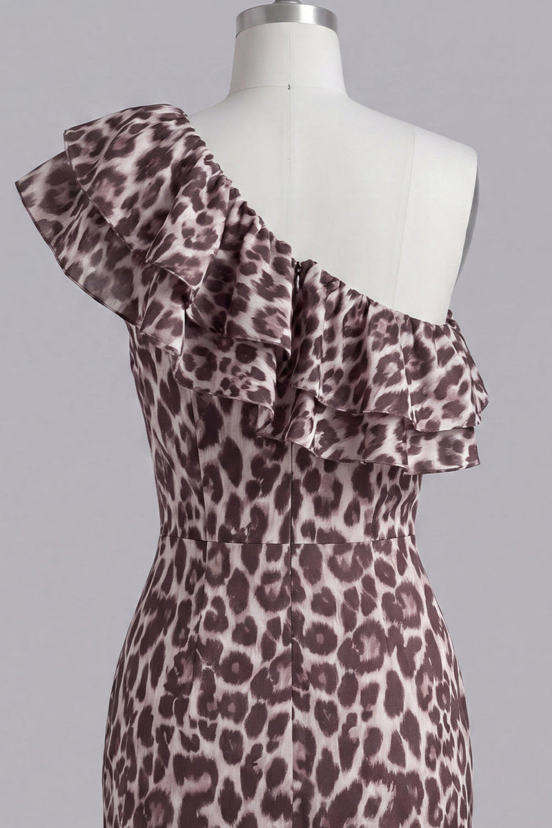 Laden Sie das Bild in den Galerie-Viewer, Kaffee Einschulterrüschen Leopardenmuster enges, kurzes Homecoming-Kleid mit Schlitz