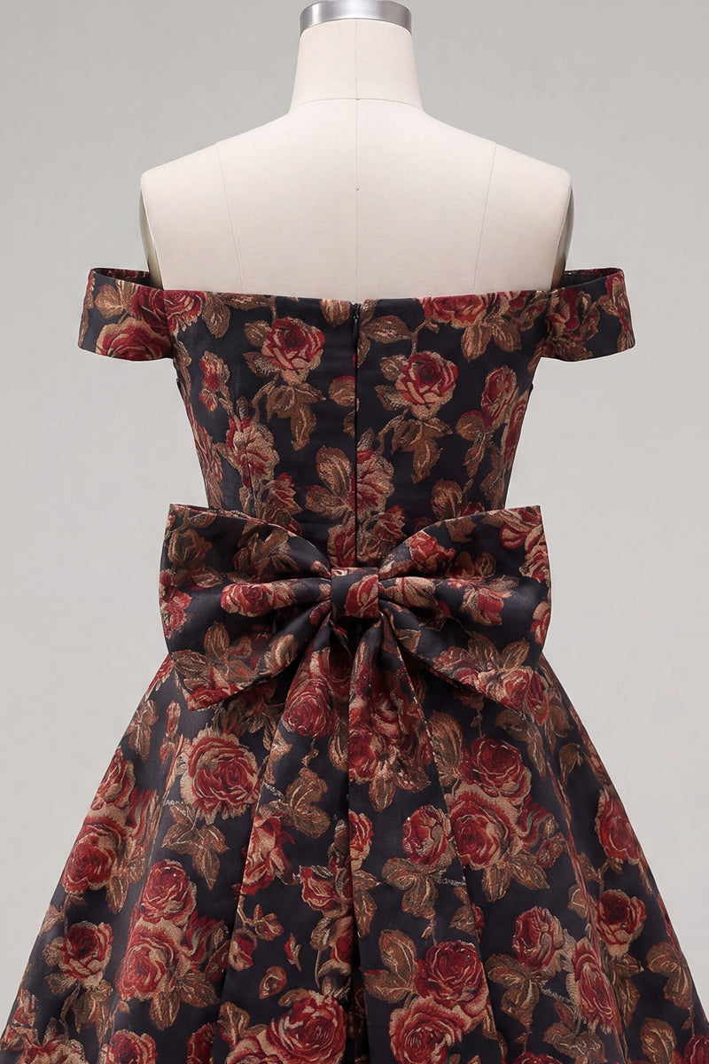 Laden Sie das Bild in den Galerie-Viewer, Off-the-shoulder Schwarzes Jacquard A-Linie Blumen Kurzes Abendkleid mit Schleife