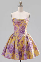 Laden Sie das Bild in den Galerie-Viewer, A-Linie Gelbes Trägerloses Gerafftes Jacquard Floral Kurzes Abendkleid
