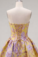Laden Sie das Bild in den Galerie-Viewer, A-Linie Gelbes Trägerloses Gerafftes Jacquard Floral Kurzes Abendkleid