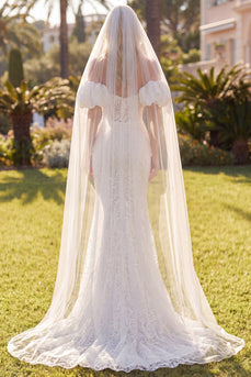 Weißes Meerjungfrauen Floral Spitzen Sweep-Zug Boho Hochzeitskleid mit Schleiern