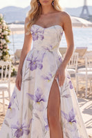 Laden Sie das Bild in den Galerie-Viewer, White Purple Flower A-Linie geraffte Sweep Sleep Strand-Hochzeitskleid mit Schlitz