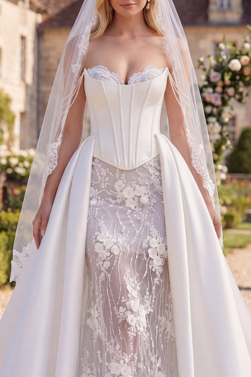 Laden Sie das Bild in den Galerie-Viewer, Brautkleid mit weißem Perlenkorsett und Meerjungfrauen-Zug mit Schleiern