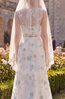 Laden Sie das Bild in den Galerie-Viewer, Weiß-grünes Blumen-Zweiteiler-Bootshals-Schlepp-Brautkleid mit Schleiern