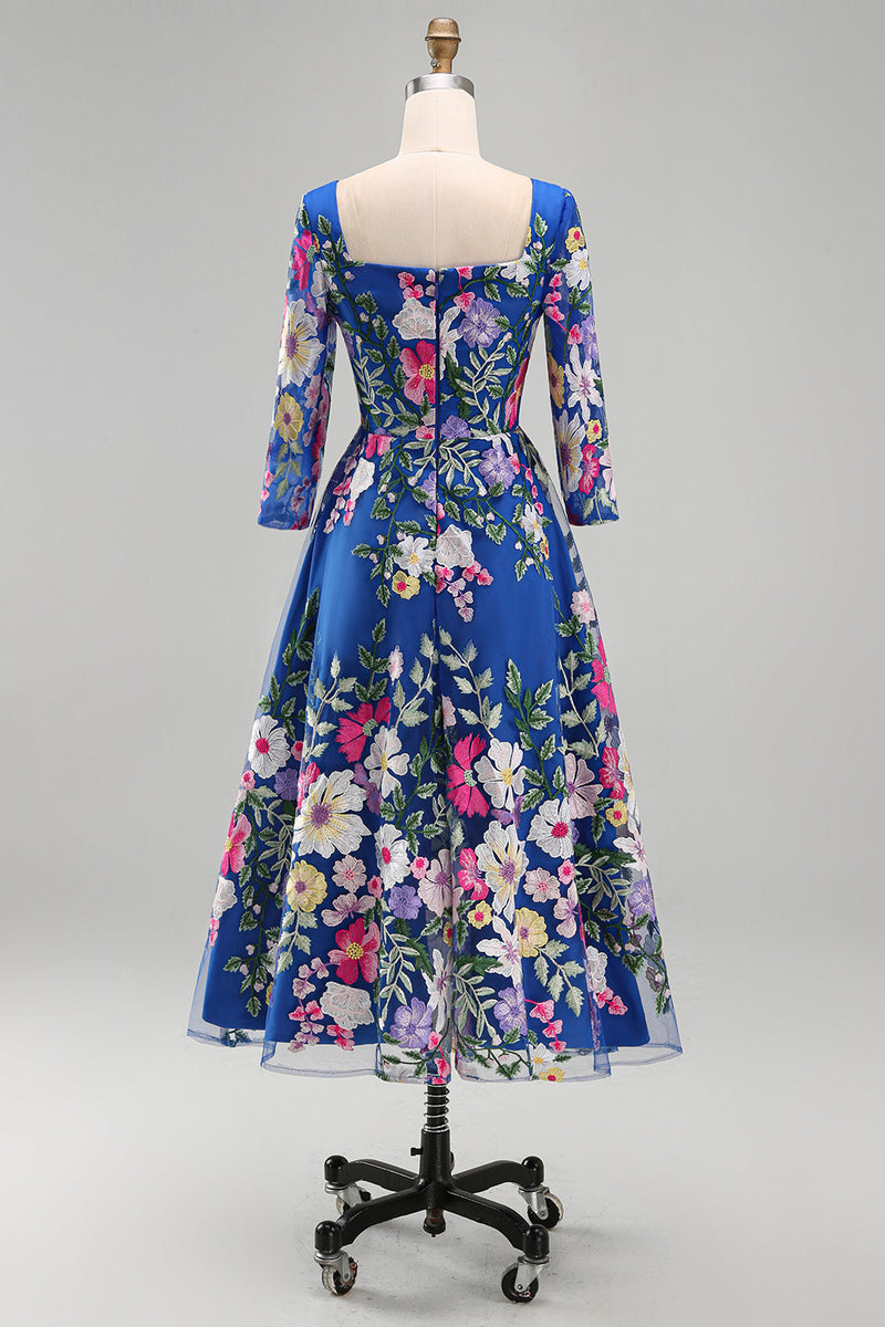 Laden Sie das Bild in den Galerie-Viewer, Königsblaues A-Linien-Quadrathals-Floral-Midi-Mutter-der-Braut-Kleid