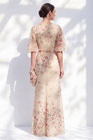 Laden Sie das Bild in den Galerie-Viewer, Blauer geblommiger Bateau-Ausschnitt Chiffon-Scheide, lange Mutter-der-Braut-Kleid mit halben Ärmeln