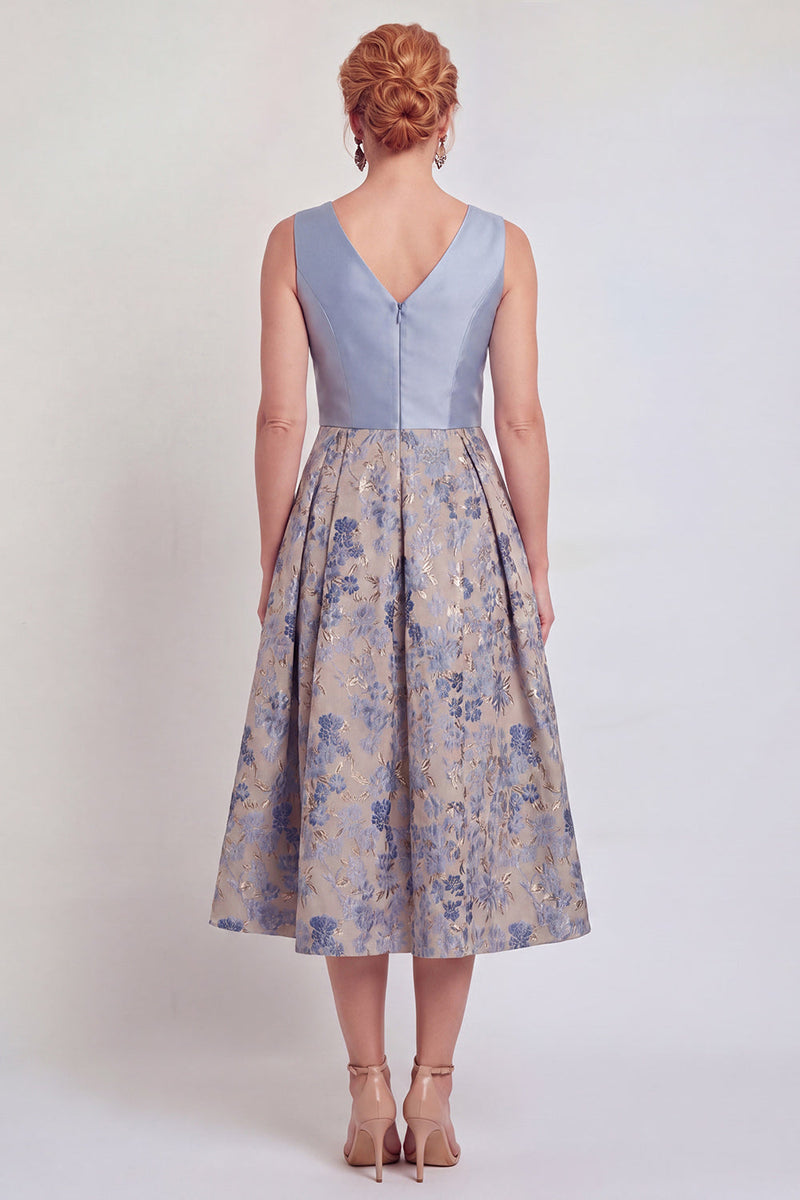 Laden Sie das Bild in den Galerie-Viewer, A-Line marineblaues V-Ausschnitt Blumen-Midi-Mutter-der-Braut-Kleid