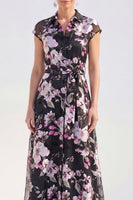 Laden Sie das Bild in den Galerie-Viewer, Weißes A-Linien-Blumen-Langkleid der Braut mit Gürtel