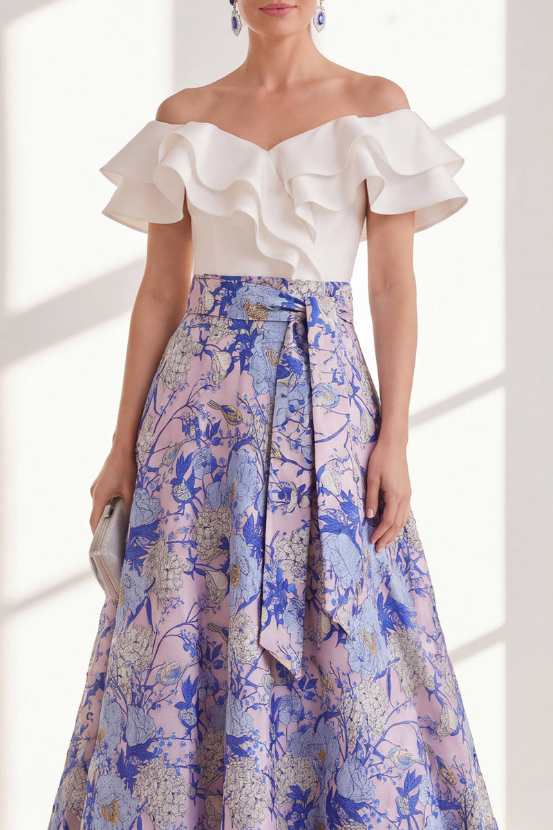 Laden Sie das Bild in den Galerie-Viewer, Pink-blaues Blüten-A-Linie-Umrand von der Schulter mit Rüschen langes Mutter-der-der-Braut-Kleid mit Gürtel