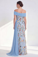 Laden Sie das Bild in den Galerie-Viewer, Off-the-shoulder grünes Blumenkleid der Mutter der Braut mit Schärpe