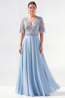Laden Sie das Bild in den Galerie-Viewer, A-Linie grünes V-Ausschnitt-Chiffon-Chiffon-Kleidung mit langer Mutter der Braut und Perlenbesatz
