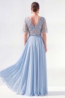 Laden Sie das Bild in den Galerie-Viewer, A-Linie grünes V-Ausschnitt-Chiffon-Chiffon-Kleidung mit langer Mutter der Braut und Perlenbesatz
