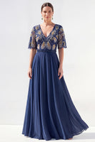 Laden Sie das Bild in den Galerie-Viewer, A-Linie grünes V-Ausschnitt-Chiffon-Chiffon-Kleidung mit langer Mutter der Braut und Perlenbesatz