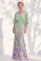 Laden Sie das Bild in den Galerie-Viewer, Meerjungfrau-Champagner-Floral-V-Ausschnitt-Langkleid der Mutter der Braut mit Umhangärmeln