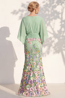 Laden Sie das Bild in den Galerie-Viewer, Meerjungfrau-Champagner-Floral-V-Ausschnitt-Langkleid der Mutter der Braut mit Umhangärmeln