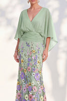 Laden Sie das Bild in den Galerie-Viewer, Meerjungfrau-Champagner-Floral-V-Ausschnitt-Langkleid der Mutter der Braut mit Umhangärmeln