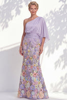 Laden Sie das Bild in den Galerie-Viewer, Einschulterlila Meerjungfrauen-Floral-Langkleid der Mutter der Braut mit Umhangärmeln