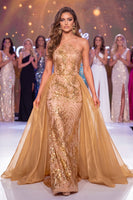 Laden Sie das Bild in den Galerie-Viewer, Glitzerndes Goldenes Neckholderhals Meerjungfrauen Pailletten Langes Pageant-Kleid mit Schärpe