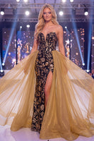 Laden Sie das Bild in den Galerie-Viewer, Glitzerndes schwarzes goldenes Meerjungfrauen Sweetheart Pailletten Langes Pageant-Kleid mit Schärpe