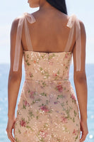 Laden Sie das Bild in den Galerie-Viewer, Glitzerndes Champagner-Meerjungfrauen-Spaghettiträger Pailletten Midi-Blumenkleid mit Schlitz