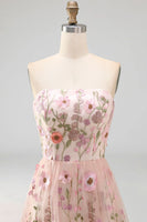 Laden Sie das Bild in den Galerie-Viewer, A-Linie Rosa Trägerloses Besticktes Midi-Blumenkleid