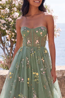 Laden Sie das Bild in den Galerie-Viewer, Sweetheart Dusty Sage A-Line Tüll-Korsett, besticktes florales Midi-Kleid