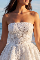 Laden Sie das Bild in den Galerie-Viewer, Trägerloses Blumenspitzen-A-Line-Kleines weißes Kleid