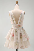 Laden Sie das Bild in den Galerie-Viewer, Ein von Line Ivoy bedrucktes, florales Mini-Kleid mit V-Ausschnitt und Stufen