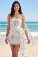 Laden Sie das Bild in den Galerie-Viewer, Trägerloses, geblümtes Bodycon mit Rüschen und Kleines weißes Kleid