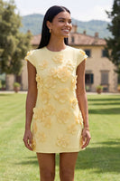Laden Sie das Bild in den Galerie-Viewer, Gelbes Rundhals Bodycon Kurzes Abendkleid mit 3D-Blumen