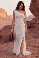 Laden Sie das Bild in den Galerie-Viewer, Einschulter-Spitzen-Elfenbein-Meerjungfrauen-Rüschen-Boho-Hochzeitskleid