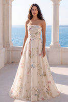 Laden Sie das Bild in den Galerie-Viewer, Trägerloses Elfenbein Bedrucktes Blumen Hochzeitskleid mit Elfenbeinmuster und Kapellenschleppe